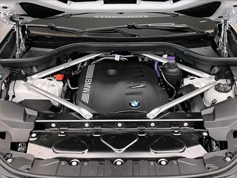 Used 2026 BMW X5 sDrive40i w/ M Sport Package RWD image 29