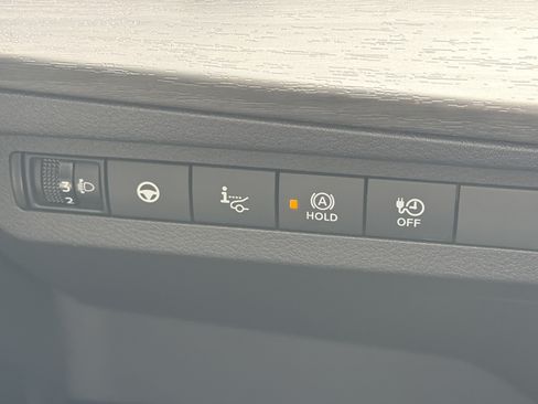 Used 2023 Nissan Ariya FWD image 23