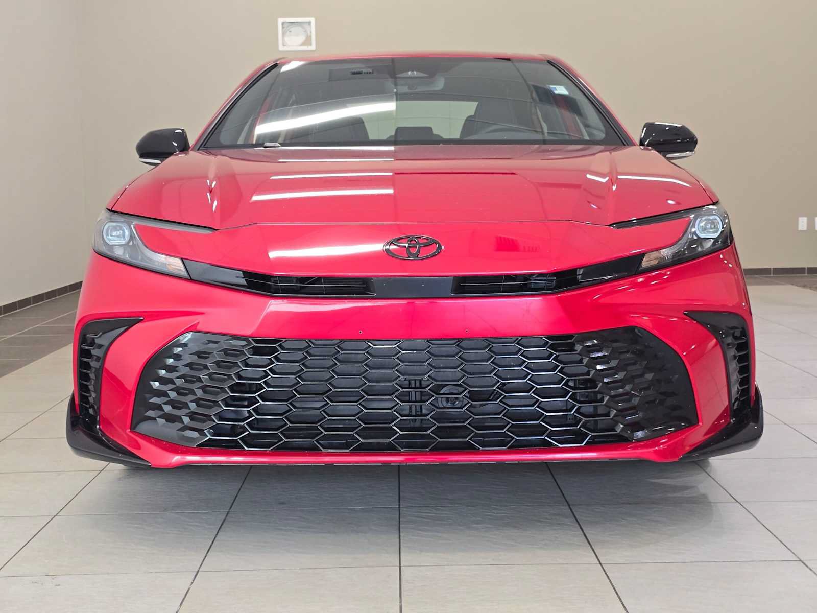 Used 2026 Toyota Camry Hybrid AWD/4WD image 6