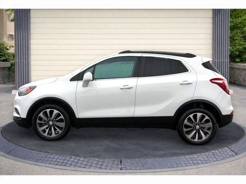 Used 2021 Buick Encore Preferred image 4