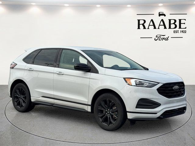 Used 2024 Ford Edge SE w/ Black Appearance Package AWD/4WD image 2