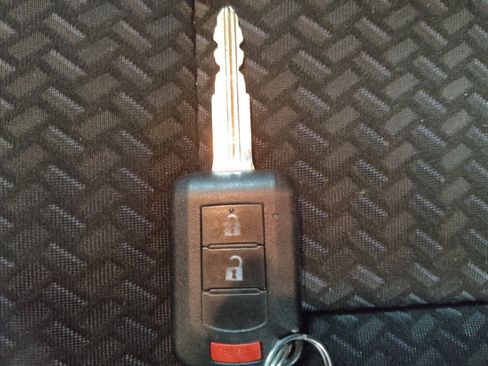 Used 2023 Mitsubishi Eclipse Cross LE AWD/4WD image 32