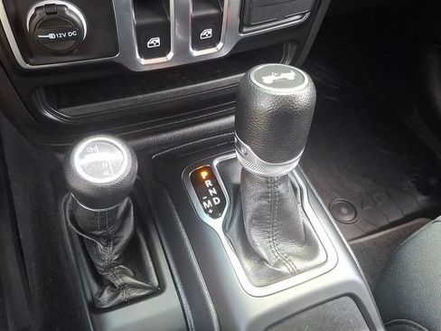 Used 2021 Jeep Wrangler Sport AWD/4WD image 14