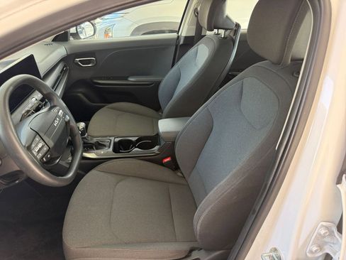 Used 2025 Kia K4 FWD image 25
