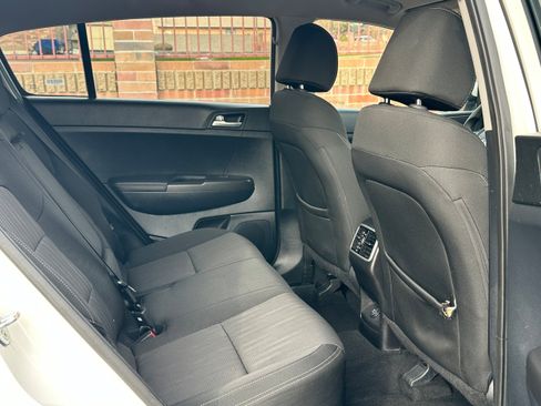 Used 2021 Kia Sportage LX FWD image 12