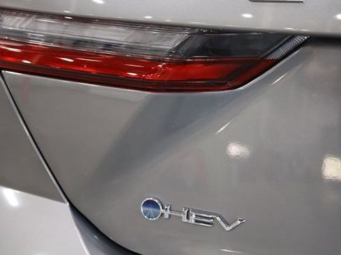 Used 2025 Toyota Camry XLE image 41