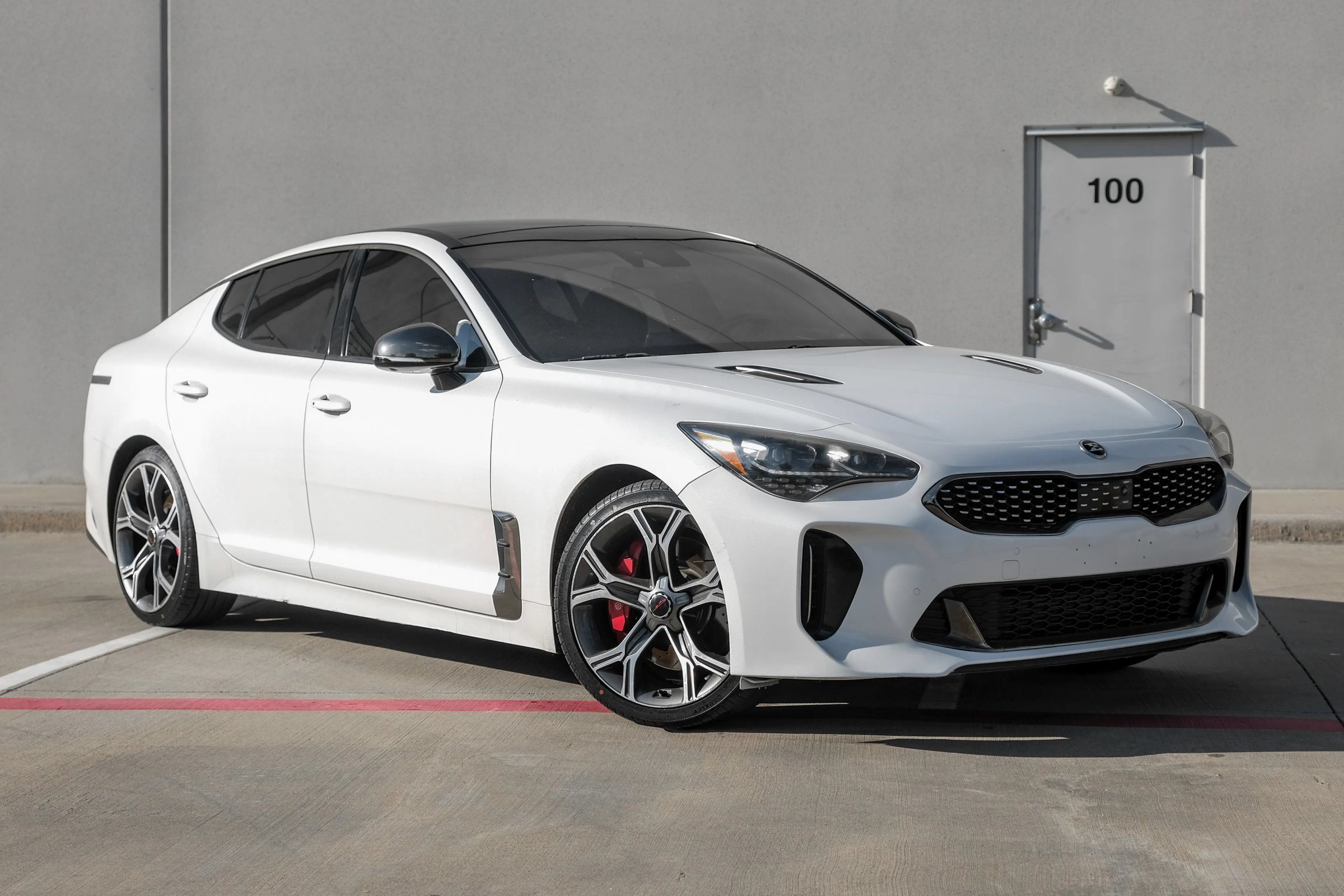 Used 2020 Kia Stinger GT2 RWD image 3