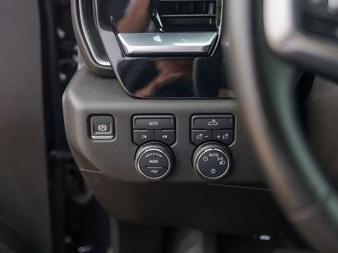 Used 2024 Chevrolet Silverado 1500 LT image 18