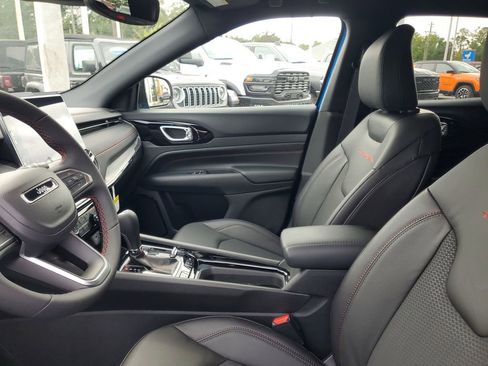 New 2026 Jeep Compass Trailhawk AWD/4WD image 8