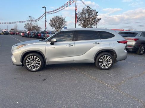 Used 2021 Toyota Highlander Platinum image 38