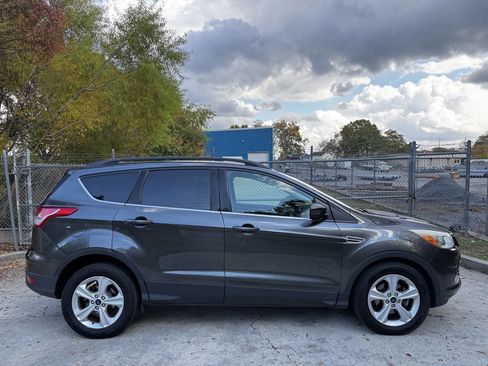 Used 2015 Ford Escape SE w/ Equipment Group 201A image 6