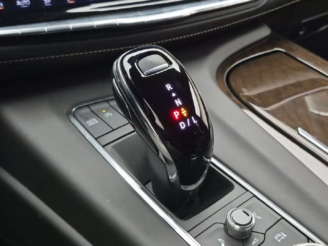Certified 2023 Cadillac Escalade Sport Platinum w/ LPO, ONYX Package AWD/4WD image 17