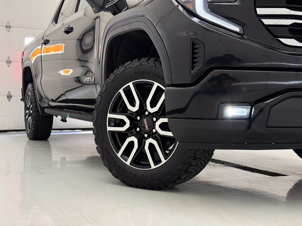 Used 2024 GMC Sierra 1500 AT4 w/ Technology Package AWD/4WD image 10