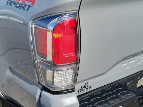 Used 2021 Toyota Tacoma TRD Sport w/ TRD Premium Sport Package AWD/4WD image 11
