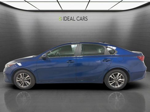 Used 2024 Kia Forte LXS w/ LXS Technology Package FWD image 8