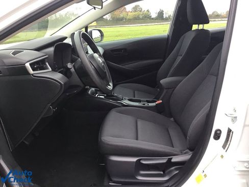 Used 2024 Toyota Corolla LE image 27