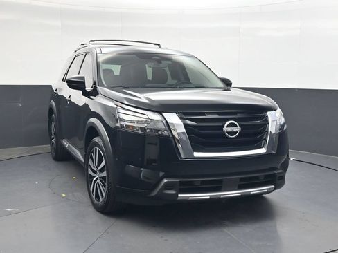 Certified 2025 Nissan Pathfinder Platinum w/ Cargo Package FWD image 14