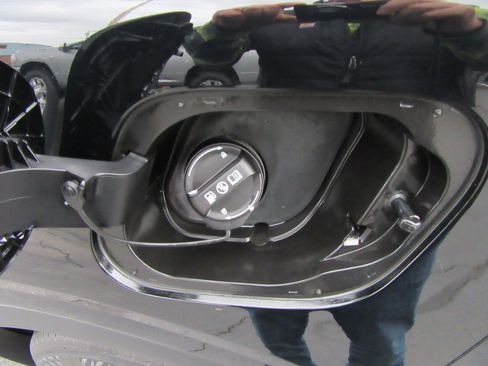 Used 2025 Kia Sportage EX image 56