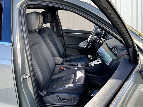 Used 2025 Audi Q3 2.0T Premium w/ Convenience Package image 29