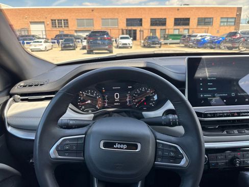 Used 2025 Jeep Compass Limited AWD/4WD image 35