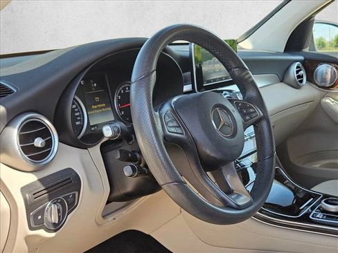 Used 2017 Mercedes-Benz GLC 300 4MATIC Coupe image 9