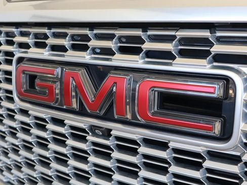 Used 2021 GMC Yukon Denali w/ Denali Premium Package image 57