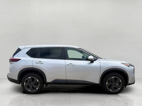 Used 2025 Nissan Rogue SV AWD/4WD image 14