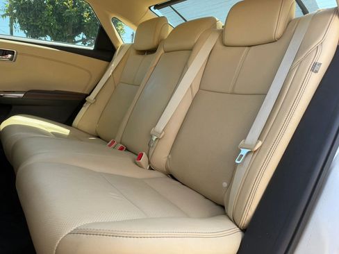 Used 2013 Toyota Avalon Limited w/ Technology Pkg FWD image 13