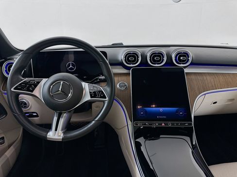 Used 2025 Mercedes-Benz C 300 Sedan image 25
