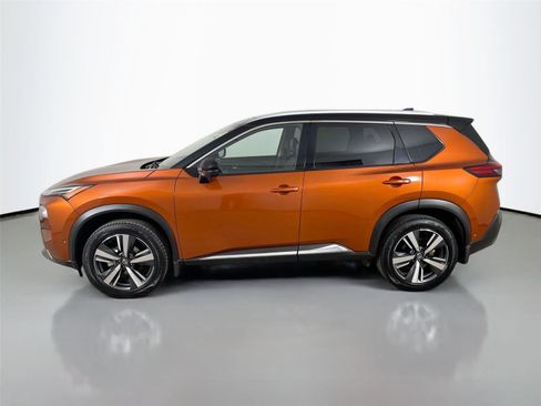 Used 2021 Nissan Rogue Platinum image 8