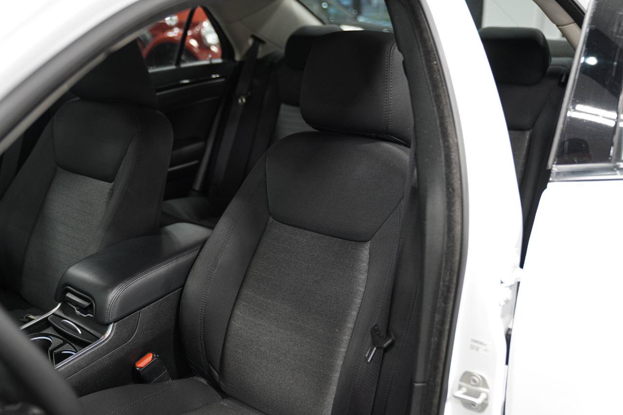 Used 2023 Chrysler 300 Touring w/ Sport Appearance Package RWD image 24