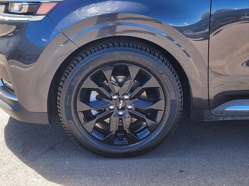 Certified 2024 Kia Carnival SX Prestige FWD image 10