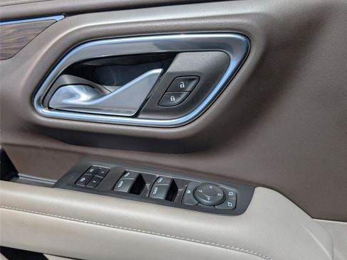 Used 2021 Chevrolet Tahoe Z71 w/ Rear Media and Nav Package image 16