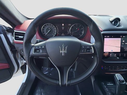 Used 2023 Maserati Ghibli Modena RWD image 38