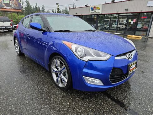 Used 2013 Hyundai Veloster w/ Style Pkg FWD image 3