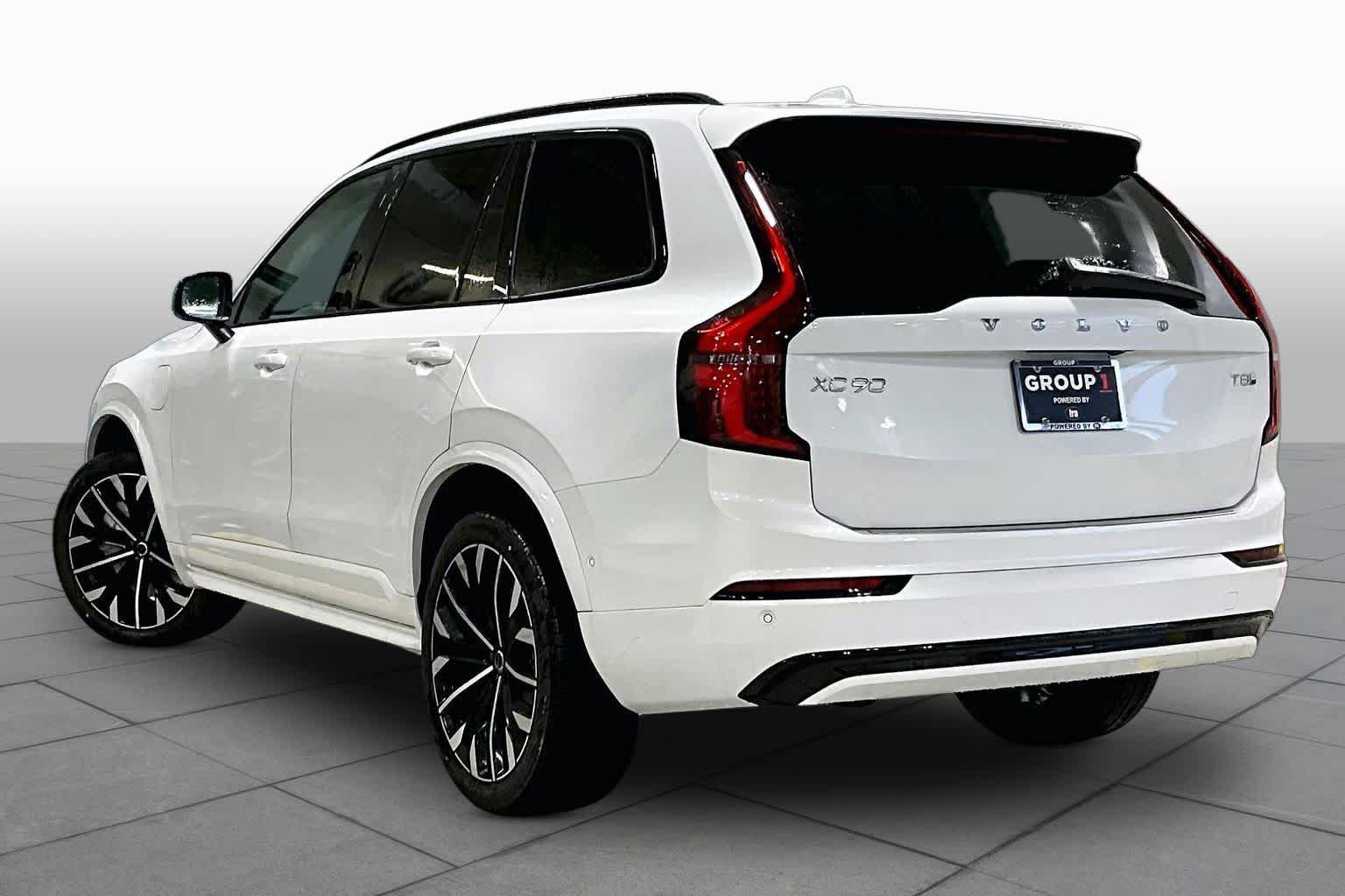New 2026 Volvo XC90 T8 Ultra w/ Protection Package Premier AWD/4WD image 3