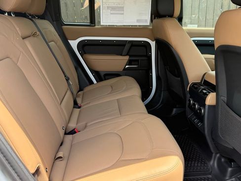 New 2026 Land Rover Defender 110 X-Dynamic SE AWD/4WD image 34