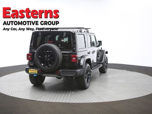 Used 2022 Jeep Wrangler Unlimited Sahara AWD/4WD image 37