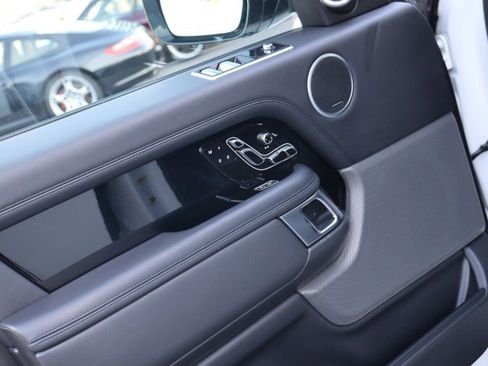 Used 2018 Land Rover Range Rover HSE image 22