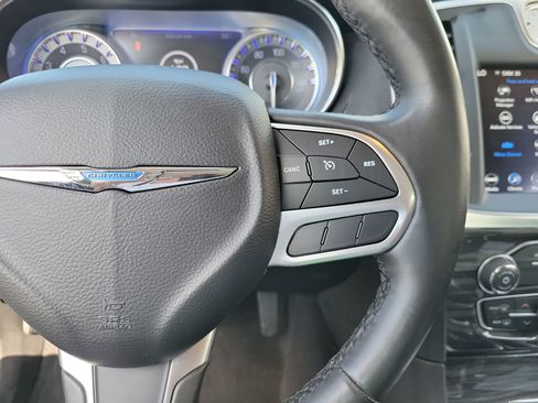 Used 2020 Chrysler 300 Touring w/ Sport Appearance Package RWD image 32