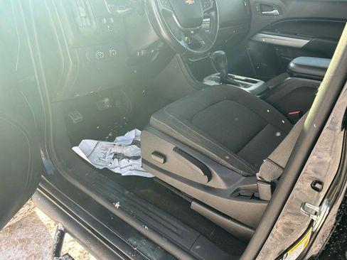 Used 2017 Chevrolet Colorado LT w/ LT Convenience Package image 10