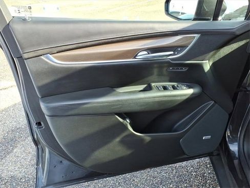 Used 2019 Cadillac XT5 Platinum image 14