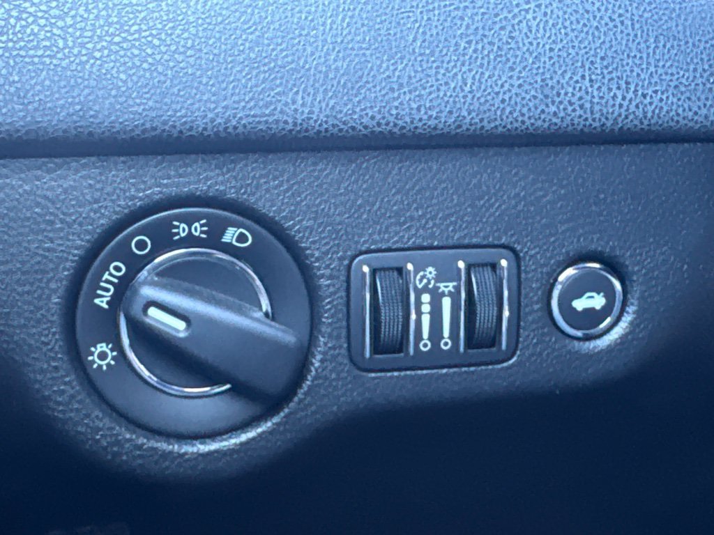 Used 2022 Chrysler 300 Touring w/ Sport Appearance Package RWD image 37
