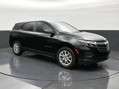 Used 2024 Chevrolet Equinox LS FWD image 7