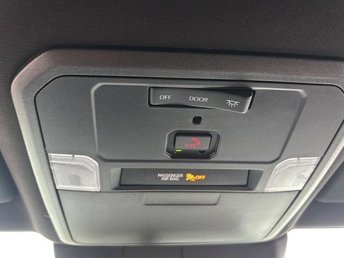 Used 2024 Toyota Tacoma SR5 AWD/4WD image 38