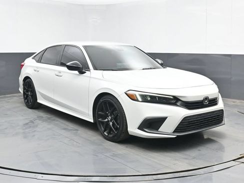 Used 2022 Honda Civic Sport image 2