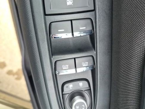 Certified 2025 Subaru Forester Premium AWD/4WD image 18
