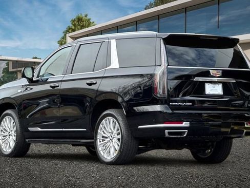 Certified 2025 Cadillac Escalade Premium Luxury image 6