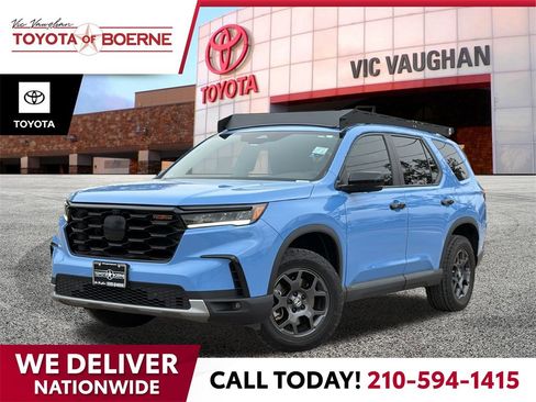 Used 2024 Honda Pilot TrailSport image 1