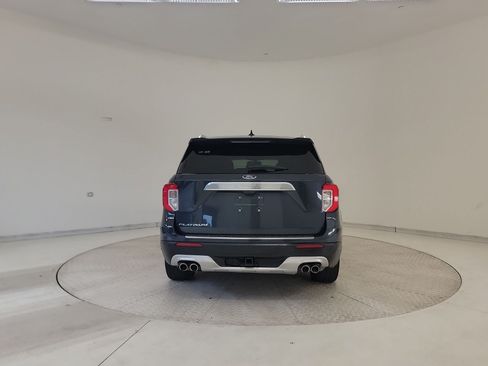 Used 2022 Ford Explorer Platinum w/ Equipment Group 601A RWD image 8